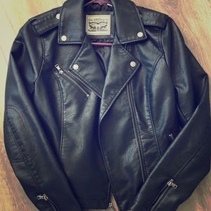 Levi’s black leather motorcycle jacket small